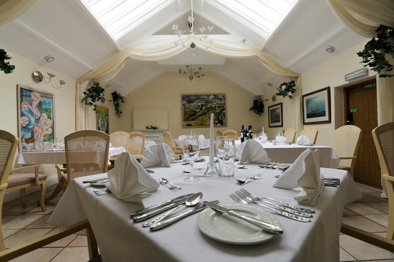 Centre Of Britain Hotel Холтуисъл Екстериор снимка