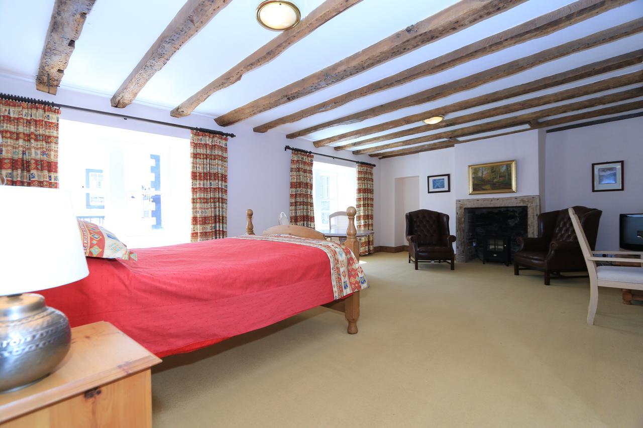 Centre Of Britain Hotel Холтуисъл Екстериор снимка