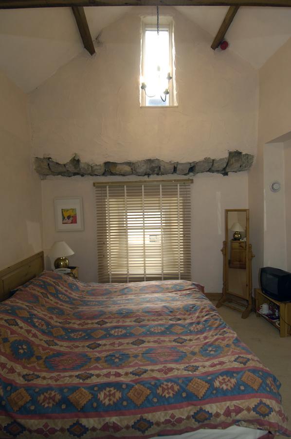 Centre Of Britain Hotel Холтуисъл Екстериор снимка